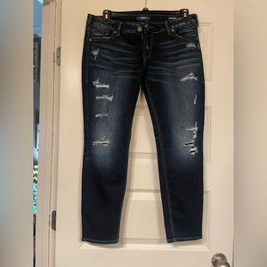 Silver brand jeans Aiko like new barely wore darker wash